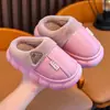 Novas pantufas de algodão para outono e inverno para homens, mulheres e crianças, com sola grossa e antiderrapante para uma sensação confortável e acolchoada, perfeitas para uso interno e proporcionando calor extra no inverno