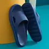 Chinelos de banheiro femininos de verão para interior, antiderrapantes, oferta especial para banho em casa, sem odor, silenciosos, sandálias de casa para casais, para homens