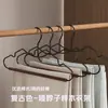 Percha Ancha de Madera Maciza y Hierro para Uso Doméstico, Antideslizante, Anti-Marcas en los Hombros, Lujo Ligero, Percha de Madera de Haya para Hotel de Alta Gama