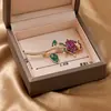 Broche de Rosa con Diamantes de Colores de Alta Gama Nueva Moda Microincrustado con Circonita Pin de Lujo Accesorios para Ropa Joyería Al Por Mayor