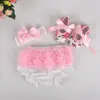 Conjunto de três peças de alta qualidade para bebês de 0 a 6 meses: shorts de renda de malha macia de algodão, sapatos, acessório de cabeça, presente