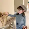 Camiseta Básica de Color Sólido Estilo Coreano Nueva para Niñas, Capa Interior Versátil de Cuello Medio para Otoño e Invierno, Camiseta para Niños Pequeños y Niños Pequeños
