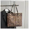 Bolsa Tote Transversal para o Dia a Dia Estampa de Leopardo Personalizada 2025 Moda Casual Outono e Inverno Grande Capacidade Texturizada Bolsa de Ombro para Mulheres