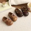 Zapatos de Cuero Retro para Niñas 2026 Primavera y Otoño Nuevos Clásicos Estilo Británico Velcro Zapatos de Princesa Tendencia Nicho Zapatos de Suela Plana