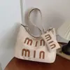 Bolsa Tote Versátil 2025 Nova Casual Retrô Carta Bolsa Grande Capacidade Feminina Personalizada Linda Moda Bolsa de Ombro