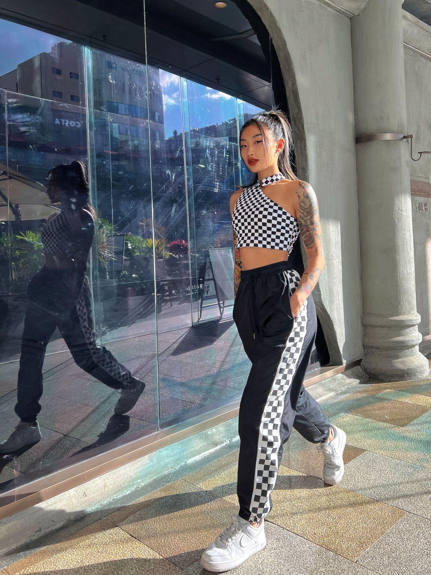 D2DC122427A992516483275B3FD681