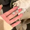 Aretes de Tachuela de Estrella de Cinco Puntas con Circonia Súper Brillantes para Mujer, Lujo Ligero, Sensación de Alta Gama, Súper Hada, Belleza Exquisita, Extremadamente Atractivos, Temperamento Elegante, Pendientes