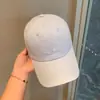 Boné de Baseball com Letra para Circunferência de Cabeça Grande para Mulheres, Novo Estilo Coreano Simples, Top Macio, Aba Larga para Primavera e Verão, Proteção Solar para Viagem, Faz o Rosto Parecer Menor