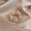 Broche Elegante e da Moda para Mulheres, Acessório Simples, Corsage de Borboleta, Alfinete Anti-Exposição Coreano de Pérola Imitação, Fivela de Lenço