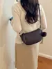 Nueva colección de otoño: bolso de hombro retro de cuero mate con bloques de color, un bolso casual elegante y versátil perfecto para ir al trabajo y para el uso diario