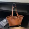 Bolso tote transfronterizo simple de gran capacidad, nuevo bolso de mujer otoño 2026, casual, moderno, a la moda, versátil, bolso de mano y bolso de hombro
