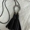 Novo Estilo Colar Longo com Pingente de Ferradura e Franja para Mulheres, Pingente Personalizado Moderno e Versátil, Pingente de Design Simples Retrô para Mulheres