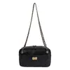 2026 Bolso Nuevo Retro de Terciopelo Acolchado de Diamantes con Cadena Estilo Pequeño y Fragante Bolso Almohada Tipo Bowling para Viajeros de un Solo Hombro Cruzado para Mujer