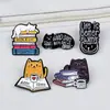 Broche de Gato Lendo Fofo, Acessórios com Letras em Inglês Personalizados e Interessantes, Insígnias de Animais, Mochilas, Roupas, Acessórios Versáteis