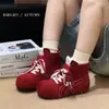 Zapatos de Plataforma Retro Feos-Lindos para Aumentar la Altura para Mujer, Nuevo Estilo Otoño e Invierno 2025, de Nicho y con Estilo, Zapatos de Caña Alta Casual con Bloques de Color y Forro de Felpa