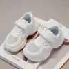 Tênis Versátil da Moda para Meninas 2026 Novo Modelo de Verão da Vovó Malha Respirável Confortável Sapatos de Pai para Crianças Tênis de Corrida para Meninos