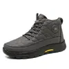 Nuevos zapatos de invierno para hombre, botas de nieve cálidas con forro polar, zapatos de algodón de caña alta para exteriores para hombre, cómodos zapatos de papá antideslizantes con suela blanda