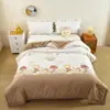 Colección de otoño 2026: una colcha suave, fresca, de terciopelo de leche hecha de algodón lavado con una superficie texturizada, lavable a máquina, adecuada para dormitorios estudiantiles, tamaño individual, y hecha de fibra