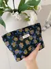 Bolsa de Maquiagem Bordada Floral de Alta Qualidade Transfronteiriça para Mulheres, Bolsa de Armazenamento Interno Portátil de Grande Capacidade, Bolsa de Mão, Necessaire