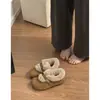 Coleção de inverno 2026 estilo coreano: Chinelos femininos estilo Birkenstock com aumento de altura e forro de fleece, sapatos de pelúcia e sapatos quentes de algodão