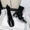 Botas Meia Quadradas Retrô com Laço Elástico Emagrecedoras Estilo Mary Jane 2026 Outono/Inverno Botas de Cano Curto Emagrecedoras com Salto Grosso Femininas
