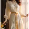 Estilo Puro Deseo Primavera y Verano Francés Nuevo Vestido de Gasa Blanca de Gama Alta Elegante Exquisito Vestido de Noche de Longitud Media