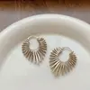 Pendientes vintage franceses 2026 nuevo modelo popular, pendientes de espiga de trigo de lujo ligero y elegantes de alta gama, diseño de nicho que hace que la cara se vea más pequeña