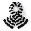 Bufanda de cachemira perforada para mujer 2026 nuevo otoño e invierno cálida moderna versátil a rayas con perforaciones cruzadas calentador de cuello