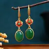 Pendientes Vintage Estilo Chino para Mujer con un Toque Fresco y Discreto, Hechos de Calcedonia Natural y Artesanía de Oro Antigua, Adecuados como Accesorios para Hanfu y Qipao, Venta al por Mayor y Dropshipping