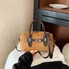 Bolso versátil de moda retro transfronterizo, bolso tipo almohada para mujer, nuevo bolso de hombro para otoño 2026 para uso diario en el trabajo y cruzado