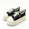Zapatillas de lona con cordones y suela blanda, zapatos de lona juveniles y modernos para mujer, zapatos blancos de suela gruesa para otoño 2026, zapatos casuales para mujer que aumentan la altura