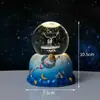 Bola de Cristal de Cielo Estrellado Grabada con Láser 3D con Luz, Luz Nocturna Giratoria Automática, Ornamento de Escritorio, Luz de Ambiente, Regalo de Cumpleaños