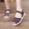 Zapatos Casuales de Goma Compuesta al por Mayor en Stock, Zapatos de Tela, Suministro para Vendedores Ambulantes, Sandalias para Mujer, Suela Antideslizante, Transpirables y Cómodos