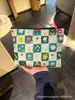 Bolso de Mano Cuadros Verdes Florales Estilo Ins como Pintura al Óleo, Neceser Portátil Retro, Modelo Nuevo 2026, Bolsa para Almacenamiento Varios