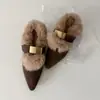 Sapatos Mary Jane de Pelúcia com Um Botão de Couro Genuíno Retrô para Mulheres 2025 Outono e Inverno Novos Casuais para Usar por Cima Sapatos de Pelo