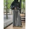 Enviado. Toma real. Conjunto de top de trabajo de retazos de otoño temprano, imitación de dos piezas, con cuello alto y cordón + falda midi gris para mujer