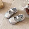 Zapatos Mary Jane de plata a la moda estilo coreano para niñas pequeñas, estilo princesa de verano 2026 zapatos pequeños de cuero para niñas