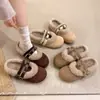 Chinelos de Pelúcia Camélia Retrô para Mulheres 2026 Novo Inverno Solado Grosso Quente Tira Única Bico Fechado Chinelos Birkenstock