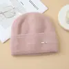 Chapéu Feminino Novo Outono e Inverno Cor Sólida Etiqueta Quadrada Gorro de Pelo de Coelho Lã para Exterior Espessado Quente Chapéu de Tricô Pulôver