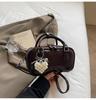 Bolsa Pequena de Alta Qualidade para Mulheres 2025 Nova Moda Versátil Bolsa Transversal Verão Popular Popular Bolsa Bowling Portátil