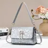 Nova Bolsa Transversal com Tampa Flip 2026 com Estampa de Letras, Bolsa Quadrada Pequena, Estoque de Fábrica, Dropshipping de Peça Única, Bolsa de Ombro Feminina Versátil