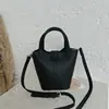 Bolso de Mano de Moda y Sencillo Bolso Cubo Nuevo Primavera/Verano 2026 Bolso Versátil para Mujer Bolso Cruzado con un Toque de Alta Gama Bolso Tote Pequeño