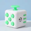 Fabricantes de origen en stock al por mayor 3.3cm agujero abierto cuadrado hilos de descompresión descompresión cubo de Rubik infinito dados juguetes