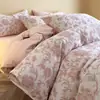 Juego de cuatro piezas de gasa de tres capas engrosada de algodón puro, modelo engrosado de lujo ligero 100% algodón, transpirable y agradable para la piel, juego de ropa de cama simple para otoño e invierno