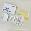 Utensilios para pastel cumpleaños juego de regalo de seis piezas tienda de repostería juego de suministros para fiesta al por mayor juego de cubiertos y platos desechables