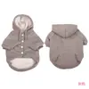 Moletoms para Pets Outono e Inverno Novas Roupas para Cães e Gatos Estilo Esportivo Roupas de Duas Pernas com Bolso Fabricantes Atacado