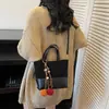 Bolso Versátil de Moda para Mujer 2025 Nuevo de Moda Retro Bloque de Color Gamuza Bolso de Hombro Bolso de Mano de Alta Gama Bolso Cruzado