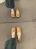 Verão 2026 Novos Sapatos Femininos de Bico Quadrado Baixo Versáteis de Salto Baixo Confortáveis Mocassins Cor Sólida Sapatos de Vovó Casuais Tendência
