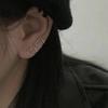 Aretes de Corazón Incrustados de Diamantes para Mujer Pendientes Pequeños de Ins con Diseño de Nicho y Sentido de Alta Gama para Estudiantes Sin Perforaciones Pendientes Populares Femeninos