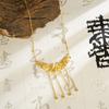 Collar con borlas de tres pétalos de flores de Sha Jin, temperamento ligero, diseño de Joker de lujo, cobre chapado en oro, accesorios Yiwu, joyería al por mayor
